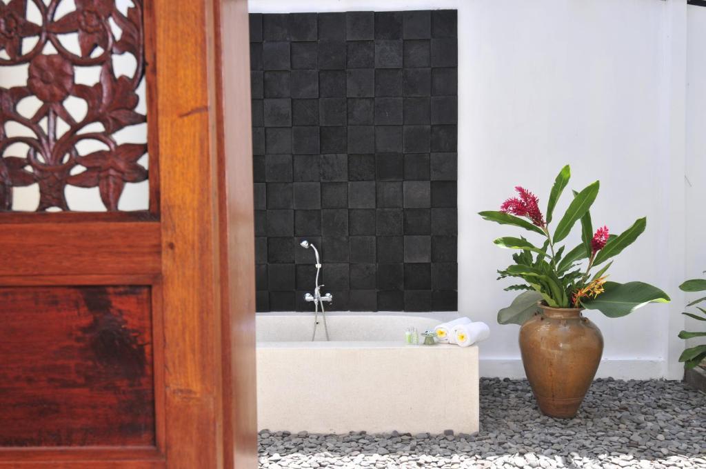 The Luku Villa Buwit Room photo