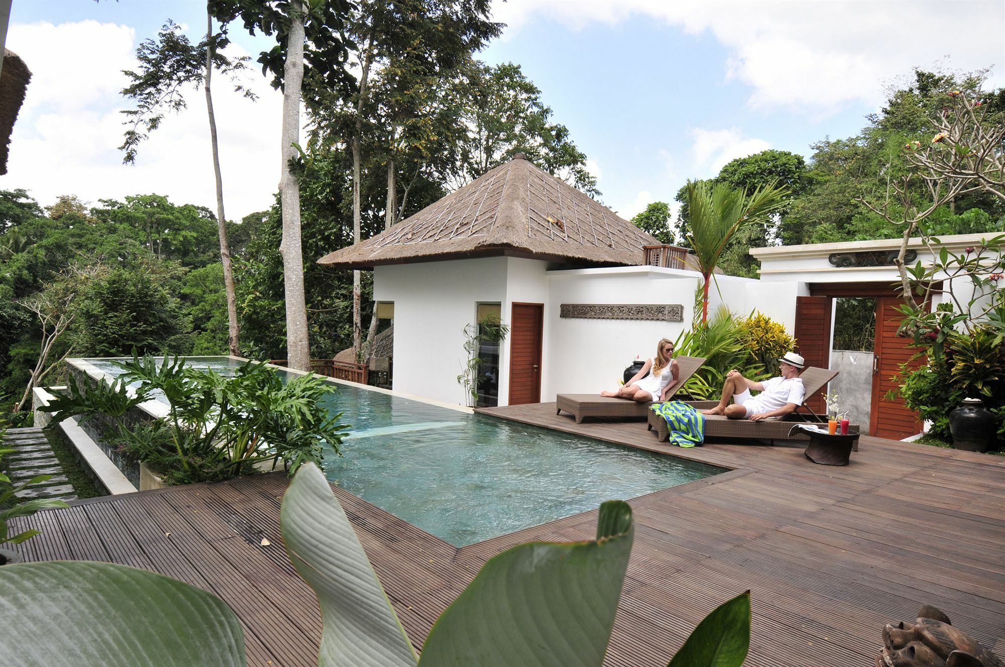 The Luku Villa Buwit Exterior photo